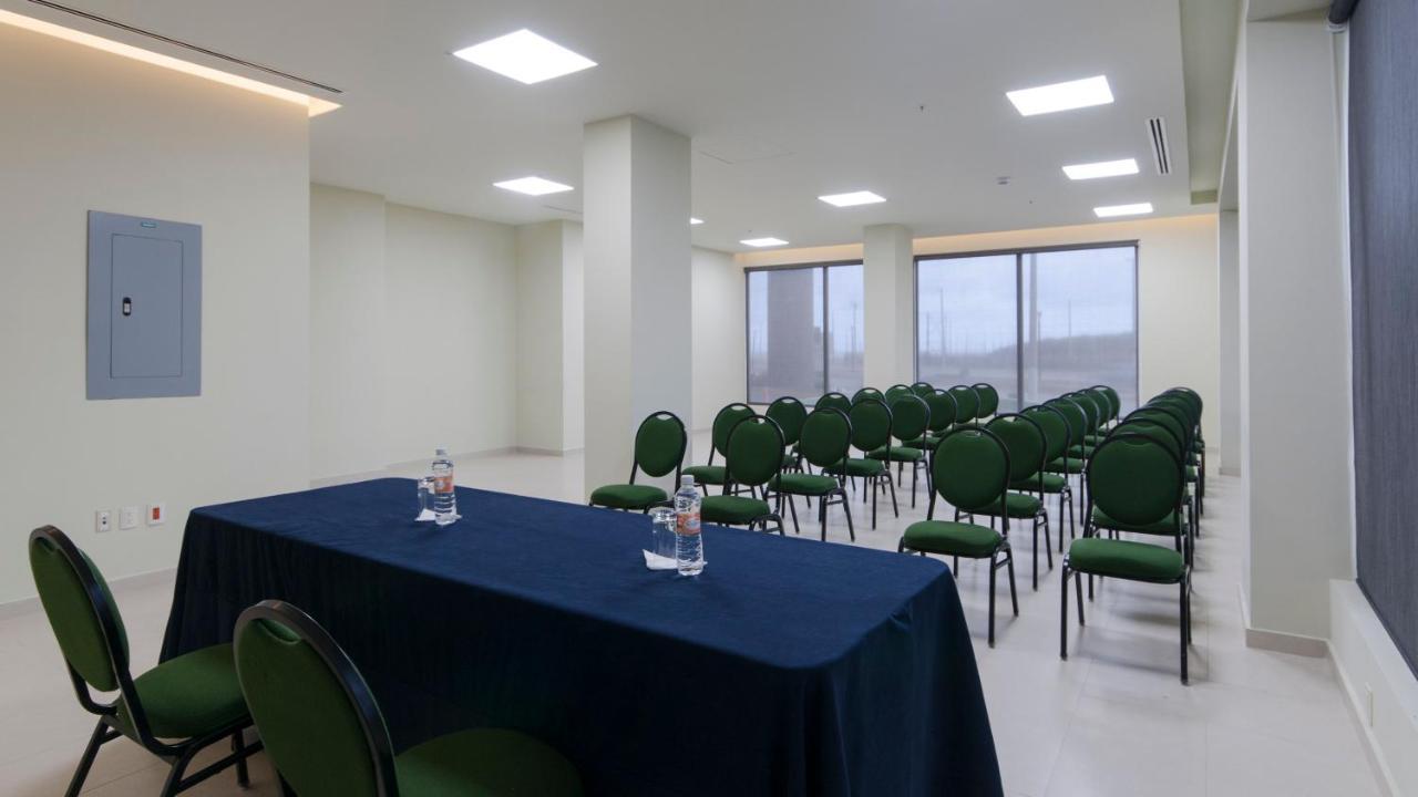 Hotel By Ihg 3*